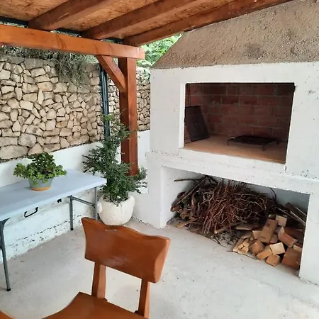 Sikirica شقة تروغير