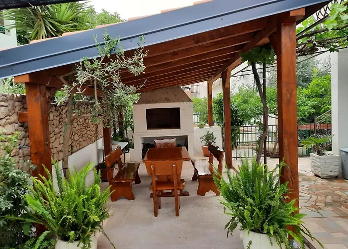 斯科瑞卡公寓 特罗吉尔